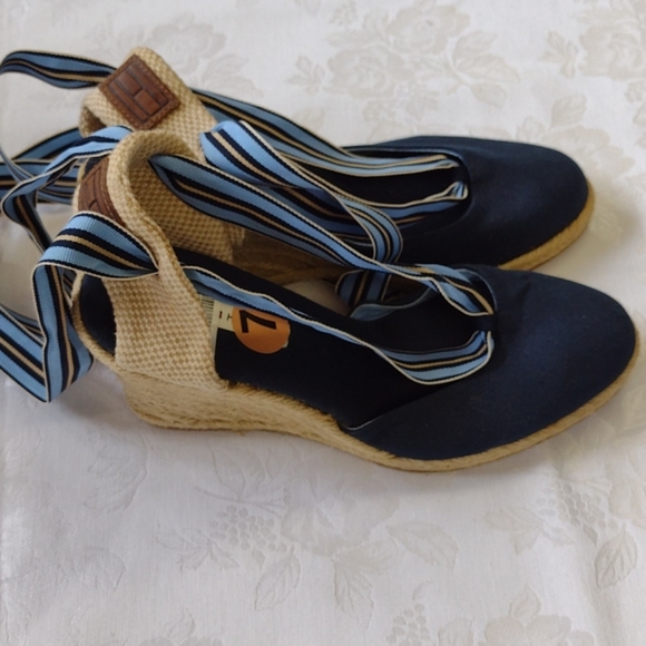 Tommy Hilfiger navy wedge sandal - Picture 3 of 5